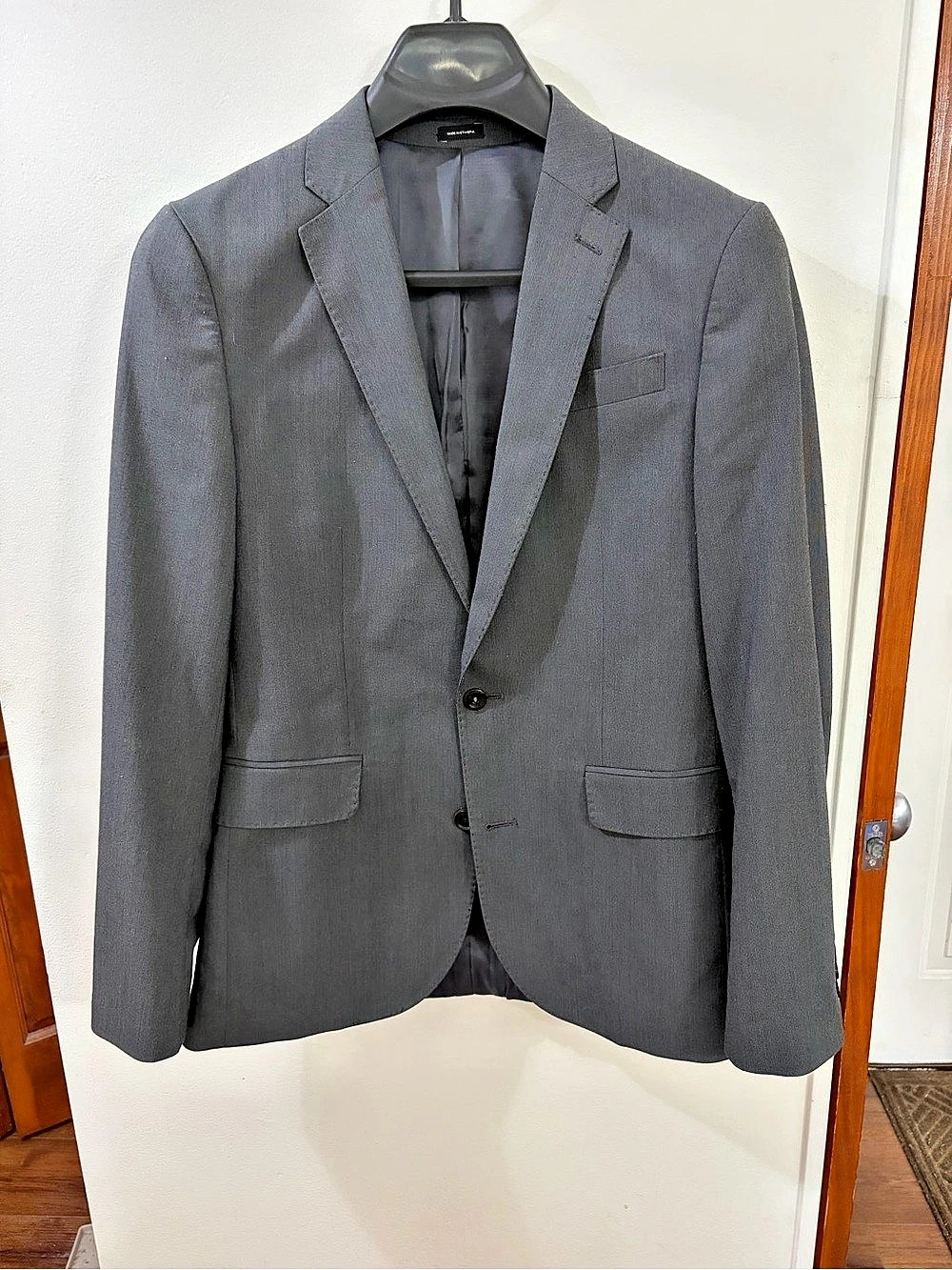 J.Ferrar Slim Gray Suit 30x32